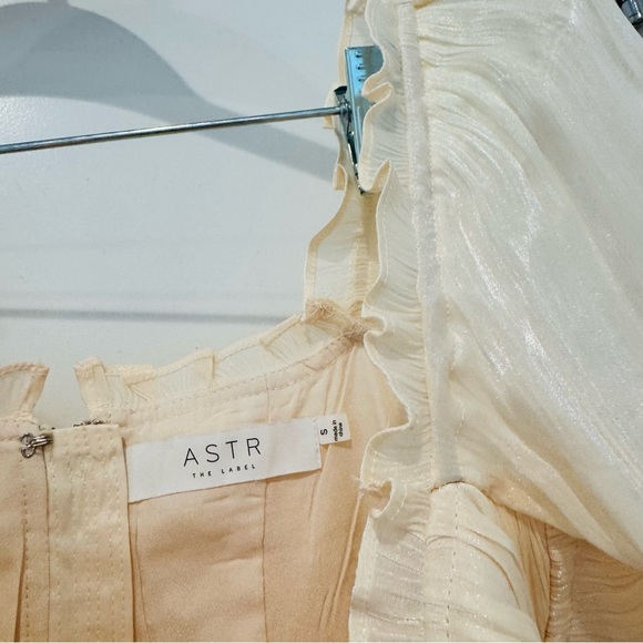 NWOT ASTR The Label JUNIE RUFFLE SQUARE NECK LONG SLEEVE TOP, S, Champagne - Picture 14 of 14